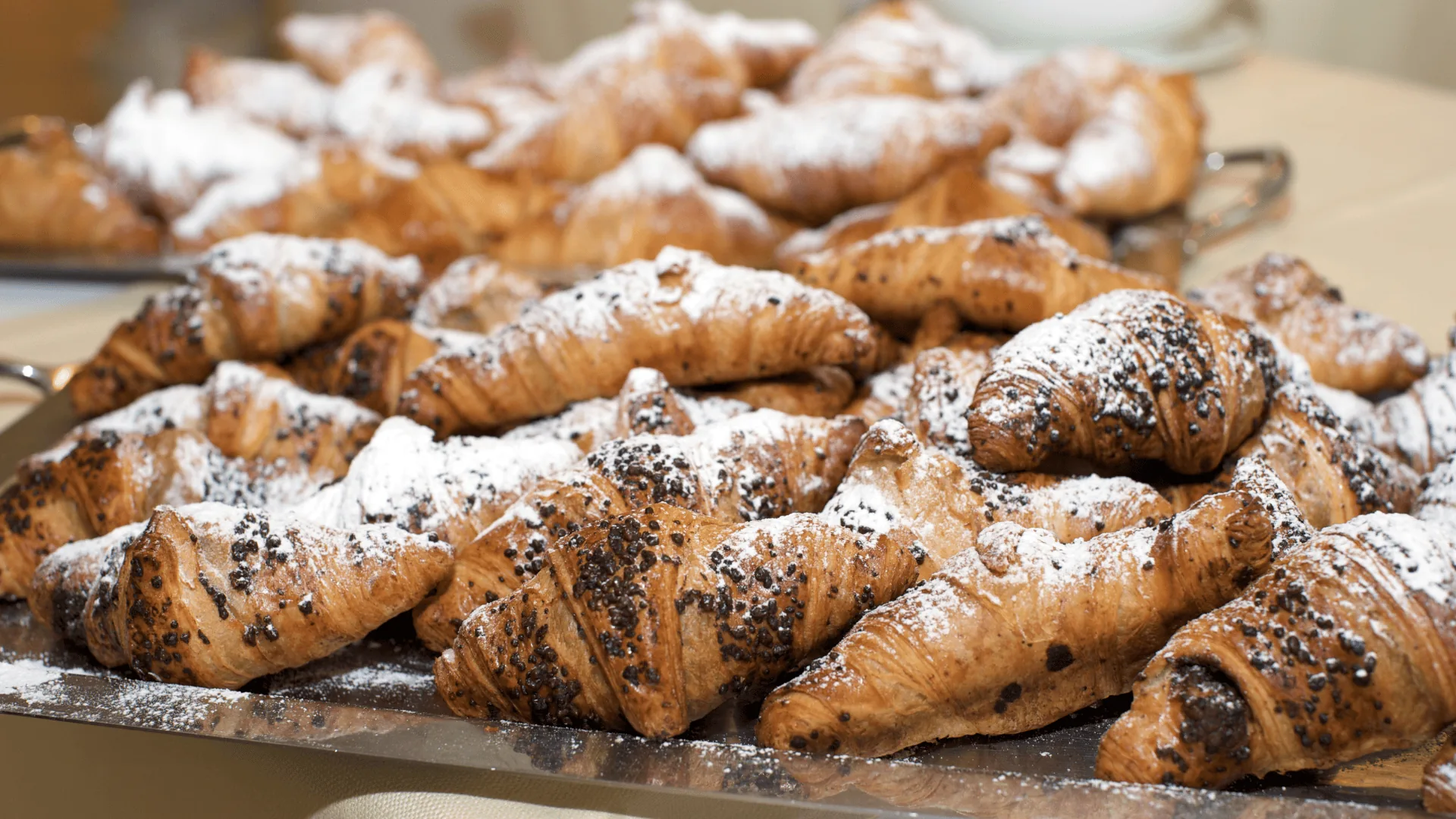 Croissant fresco della colazione dell'Hotel Criniera d'Oro